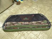 (BR2) REDHEAD BOW CASE 1.5 IN REALTREE APG. HOLDS ONE BOW UP TO 39" AXLE TO AXLE. FEATURES INCLUDE 1