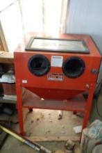 CLARKE ABRASIVE BLAST CABINET MODEL SB9007 SN 031101318