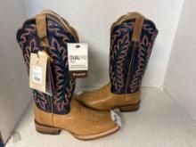 Dual Pro sole size 8.5 Ariat boots