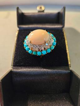 Lady's 18k yellow gold ring with pink coral, turquoise