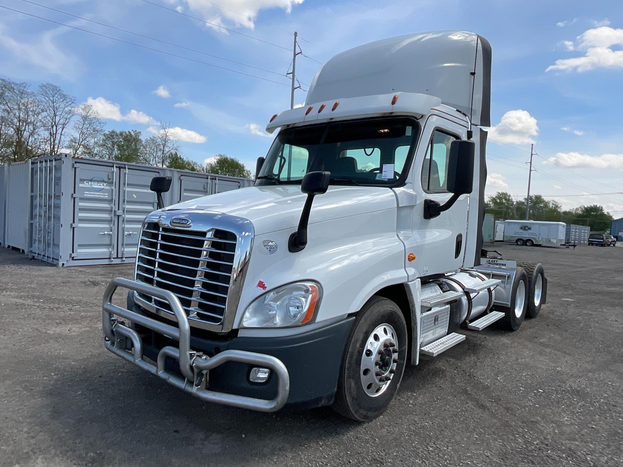 2016 Freightliner CA125 Day Cab
