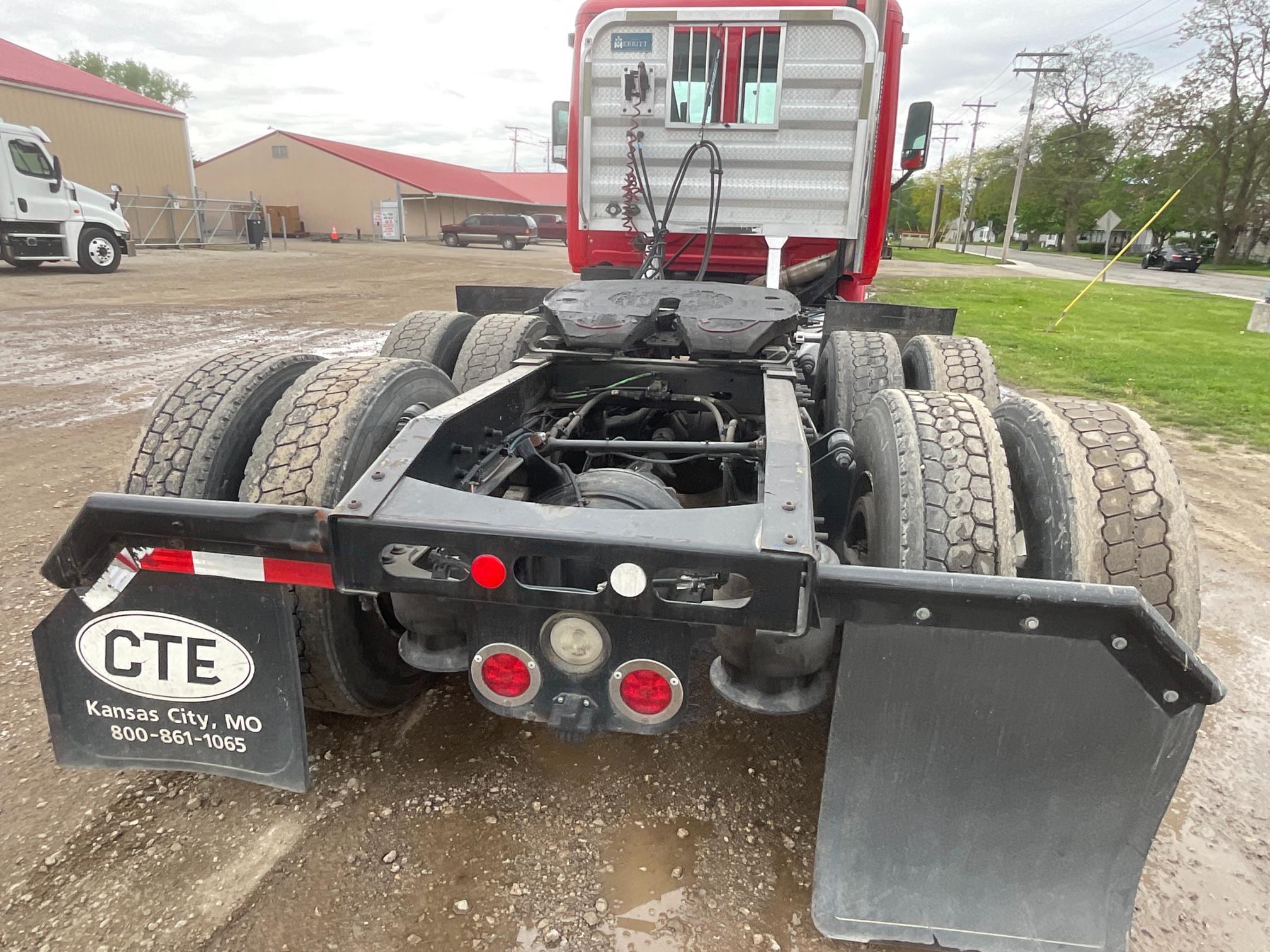 2013 Freightliner CA113 Day Cab