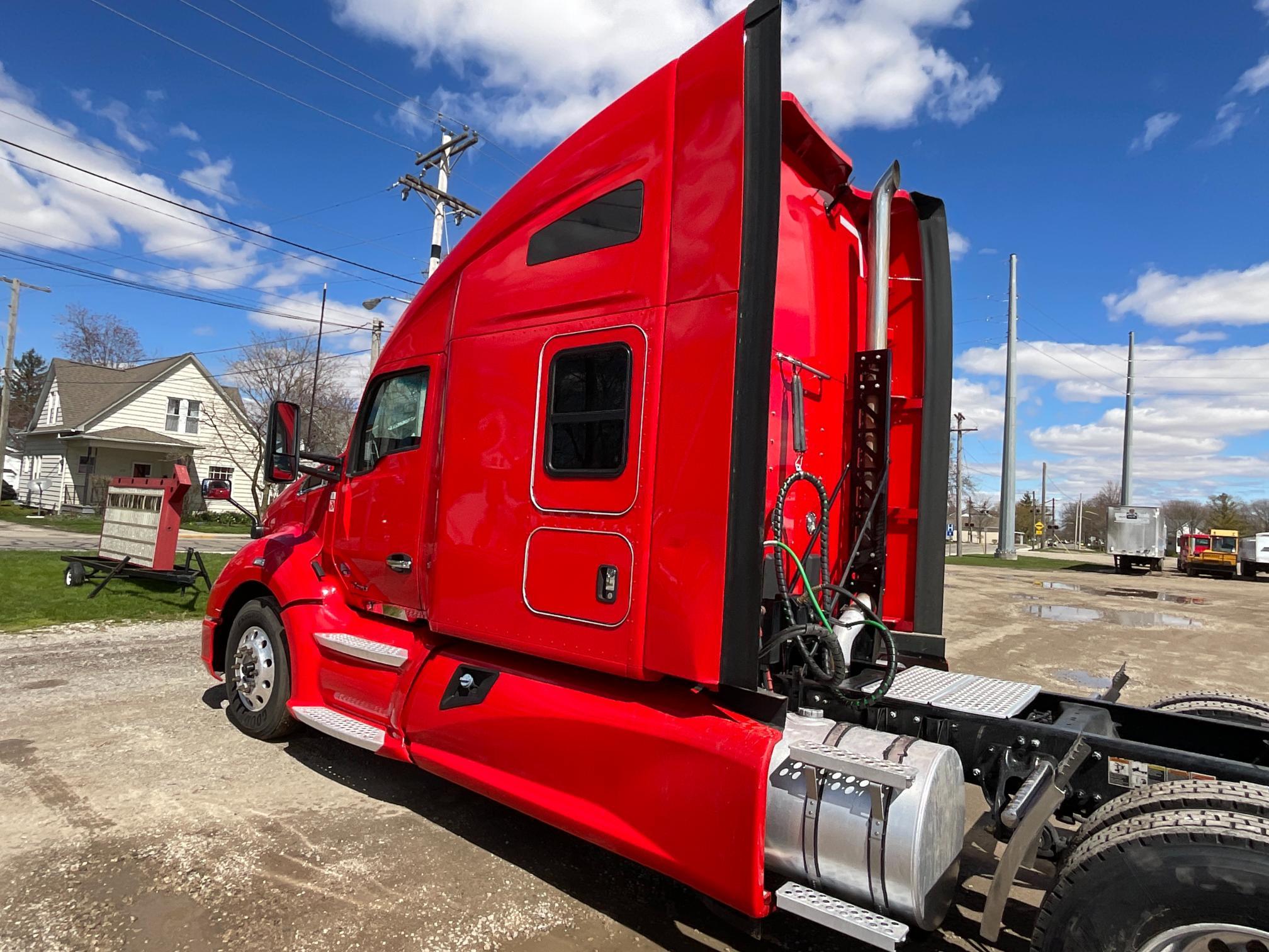 2022 Kenworth T680 Sleeper