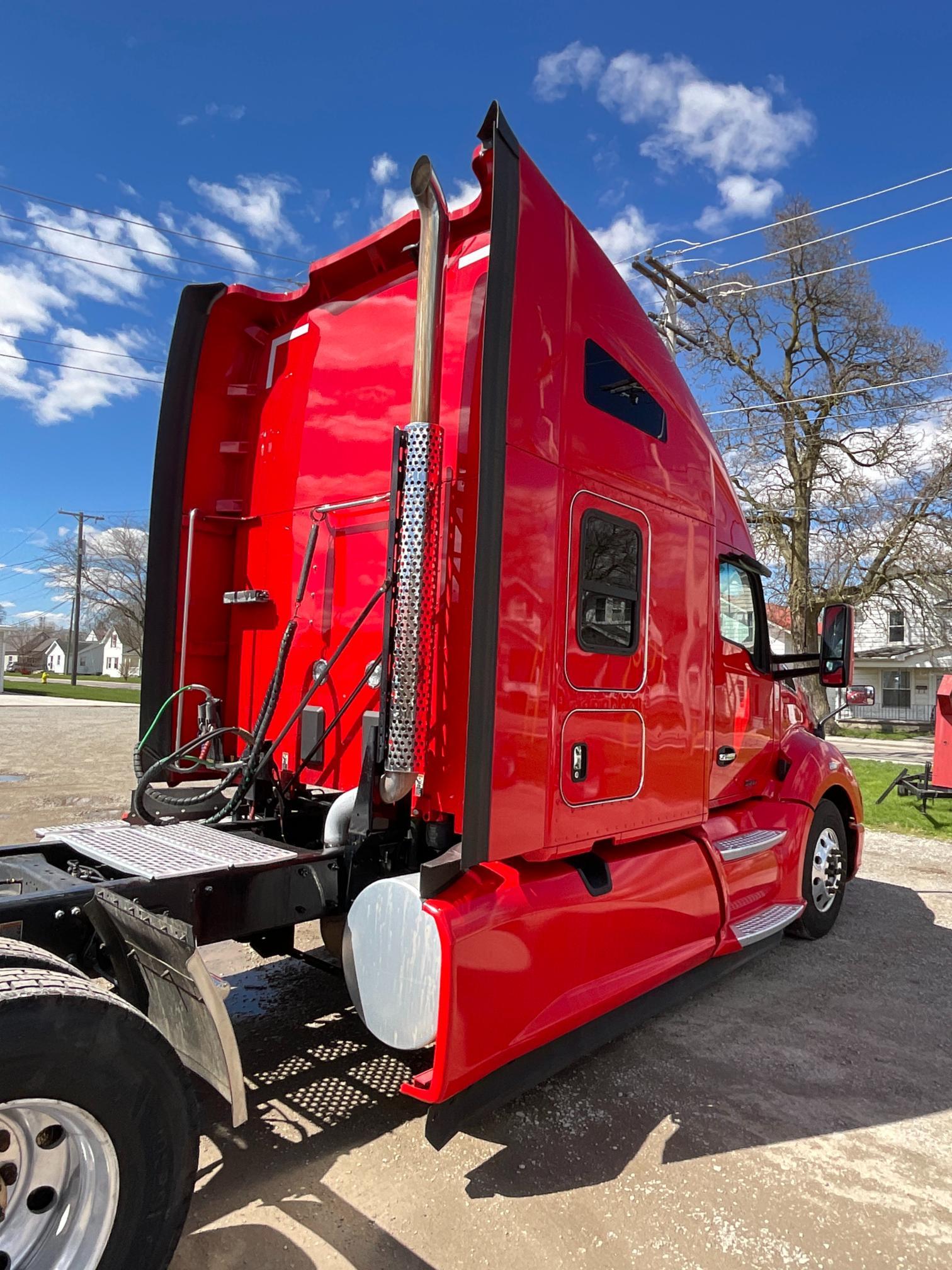 2022 Kenworth T680 Sleeper