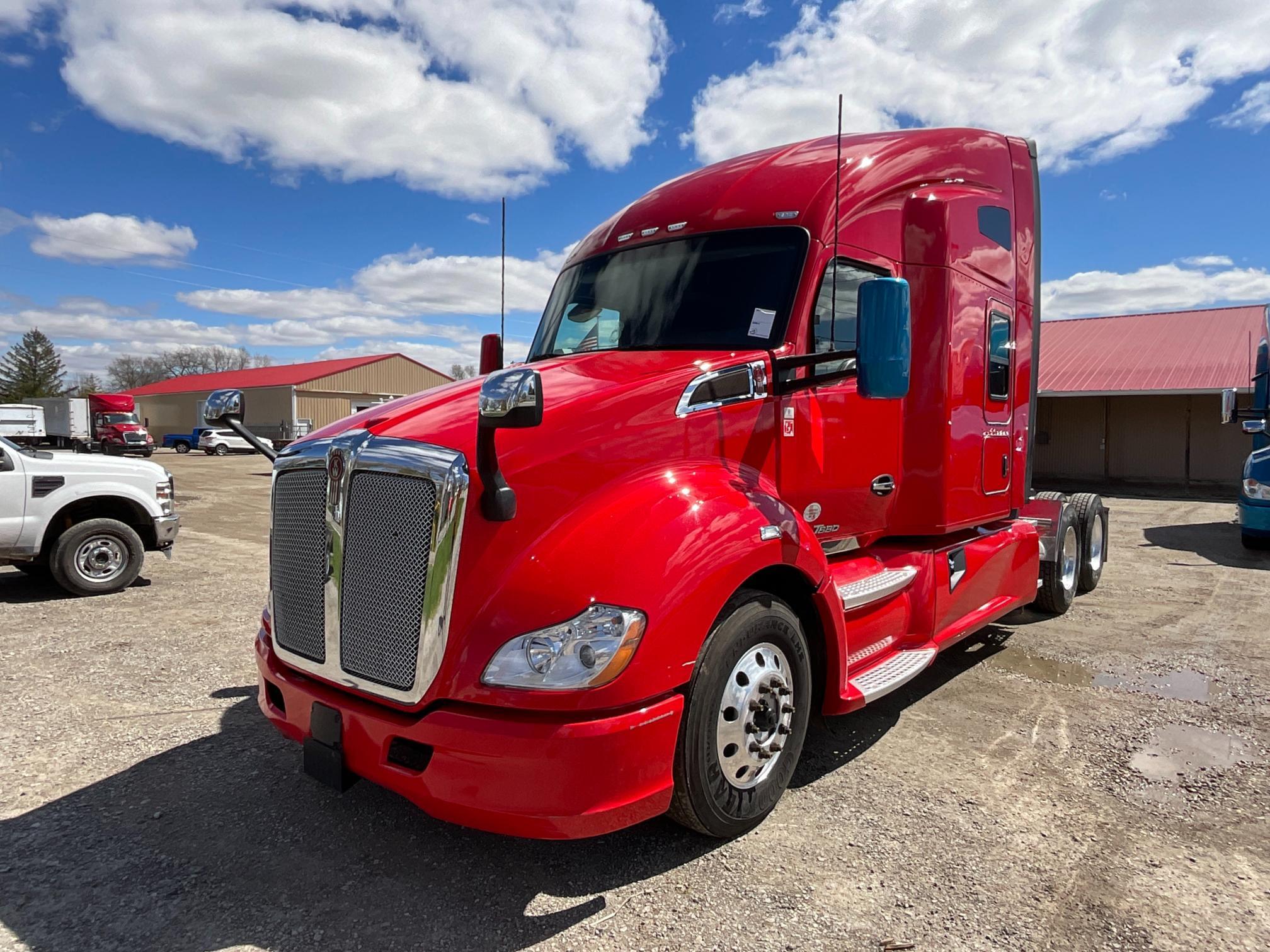 2022 Kenworth T680 Sleeper