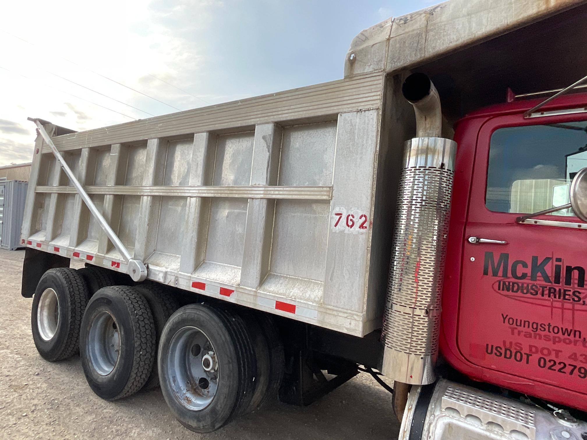 2000 Mack RD688S Dumptruck