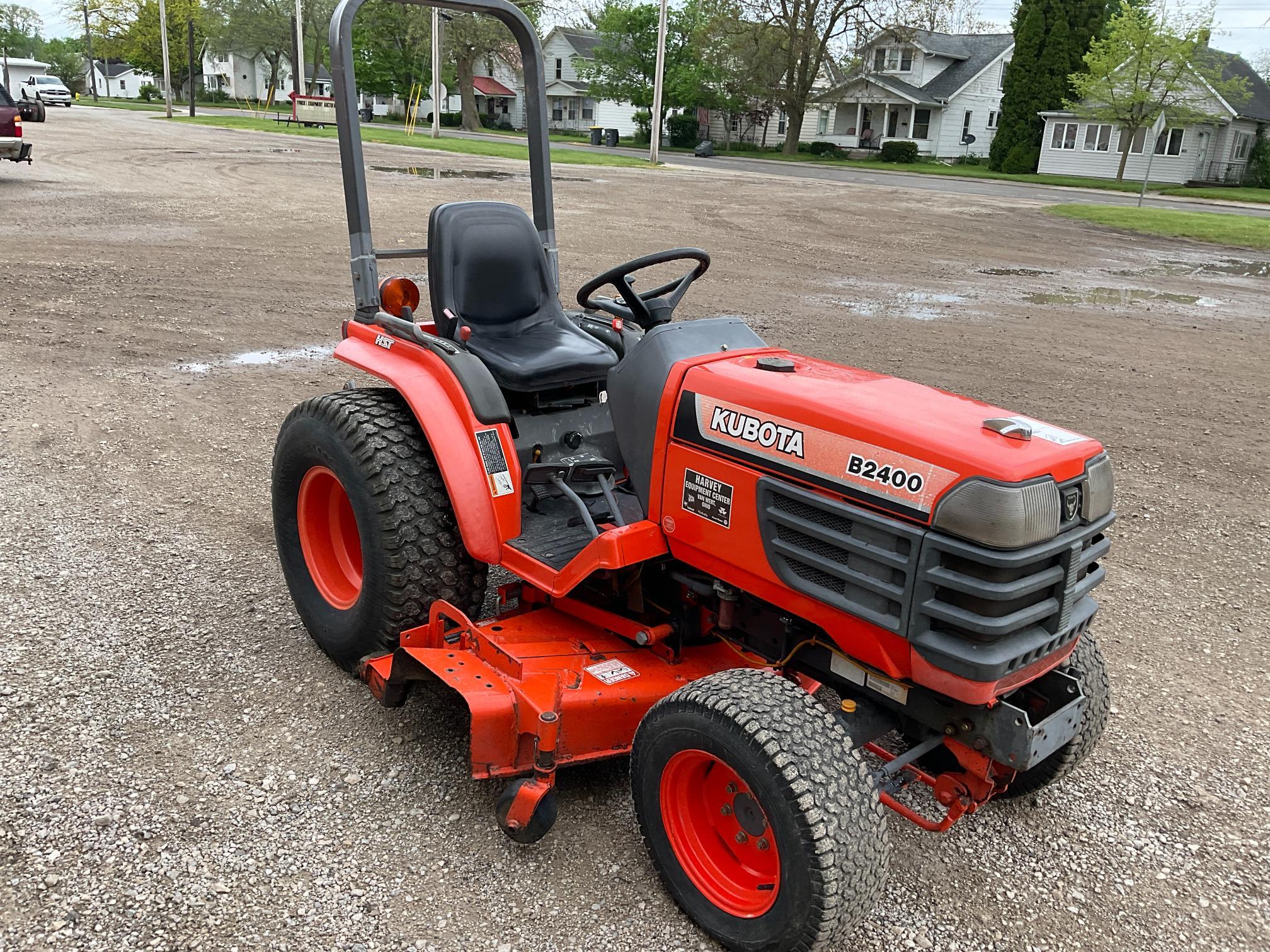 Kubota B2400 Tractor