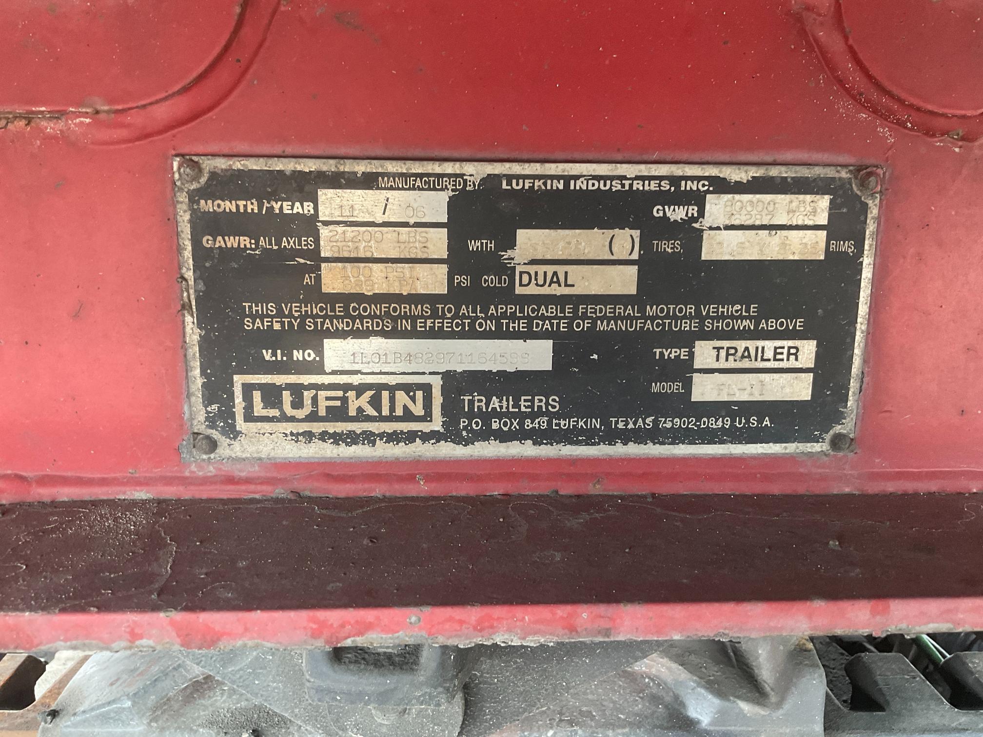 2007 Lufkin Flatbed w/ Moffett Hookup