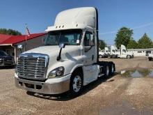 2016 Freightliner CA125 Day Cab