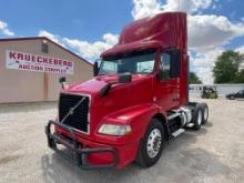 2016 Volvo VNM Day Cab