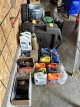 LOT: ASSORTED AUTO FLUIDS, OIL DRAIN CONTAINERS, FUNNELS, ABSORBENT PADS, FLOOR DRY
