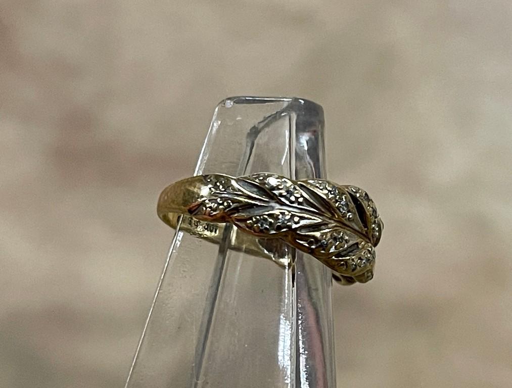 10 K Gold Ladies Ring