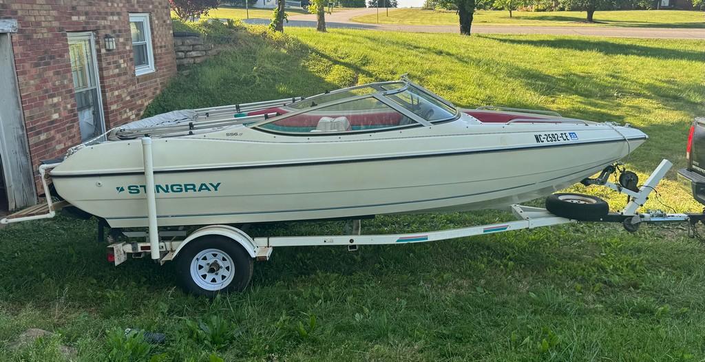 Stingray Boat 556DT on Trailer